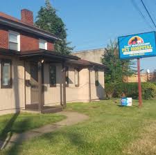 <span>Riverside Veterinary Hospital</span>
 logo