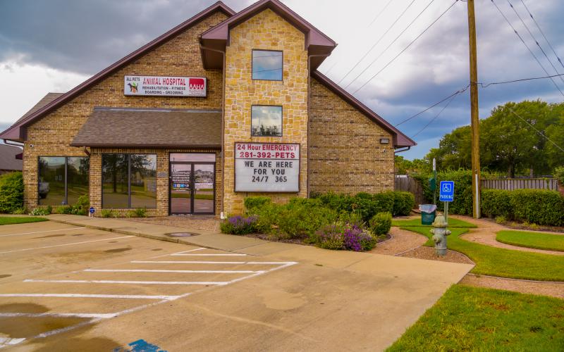 Find Pet Care Information and Veterinarians in Fulshear, Texas Find Pet Care Information and Veterinarians in Fulshear, Texas